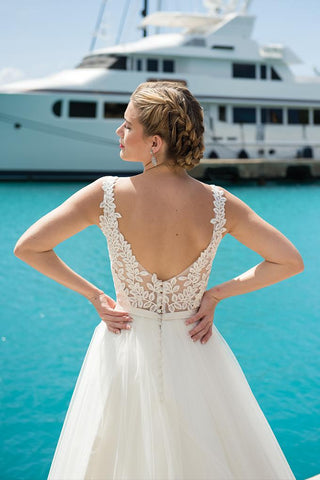 Paparazzi's dream designer sample wedding dress by Ivory & Co Rosemantique