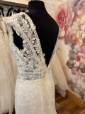 Tres Chic ‘22513’ sample wedding dress