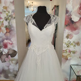 David Fielden designer lace and tulle wedding dress sample sale