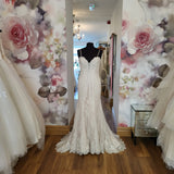 Kenneth Winston '1628', ivory/champagne size US 12/ UK 14