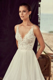 Mikaella 2191 designer fairytale sample wedding dress