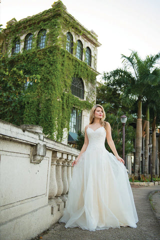 Ivory & Co 'Dangerous Liaisons' UK 10 designer sample wedding dress
