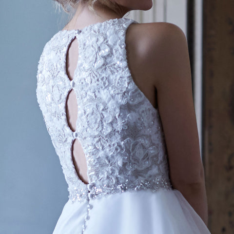 Sassi Holford Hannah designer sample wedding dress