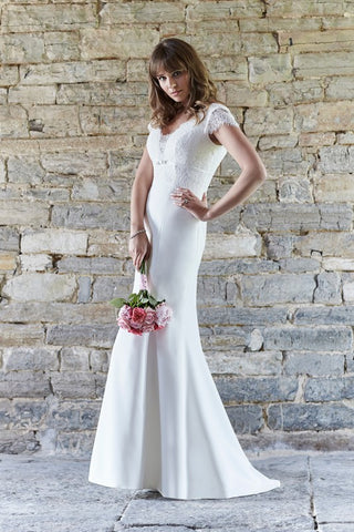 Sassi Holford Katie designer sample sale wedding dress buy online from Rosemantique