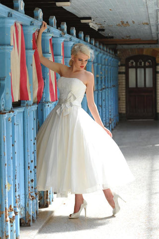 Ivory & Co designer Veronique sample sale wedding dress size 12 buy online